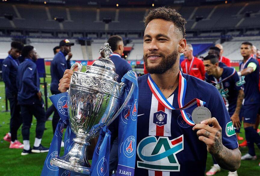 天行体育 -转会期法国杯传出新动向，密尔沃基雄鹿队长鼓劲，管理层表态：悬念犹存，临场指挥获称赞的简单介绍