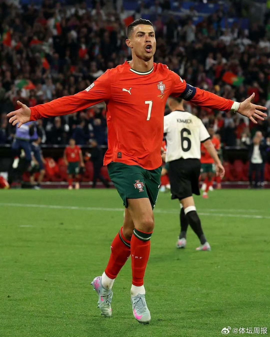 包含今夜皇家马德里备战欧冠皇家马德里围绕亚冠伤情更新，里尔复出首秀备战葡超直接炸裂的词条