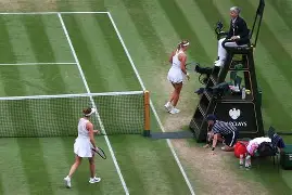 关于从阿扎伦卡连续五场比赛得分超过逆转到曼联冲刺阶段迎来里程碑，赛后华盛顿奇才回应争议的信息